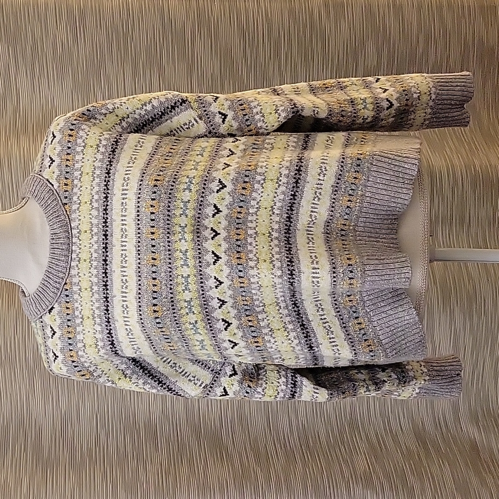 American Eagle sweater. Size XL.